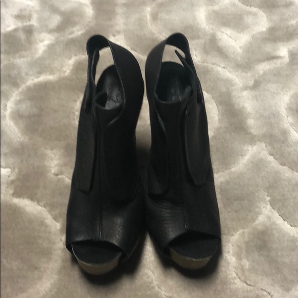 Pedro Garcia mules - Picture 1 of 4